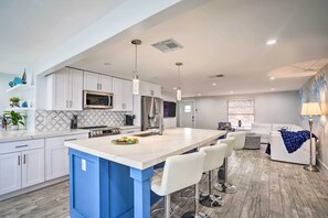 House (2 Bedrooms) | Interior - Waterfront Matlacha Home w/ Hot Tub & Grill! (Matlacha)