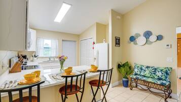 Apartment (2 Bedrooms) | Front of property