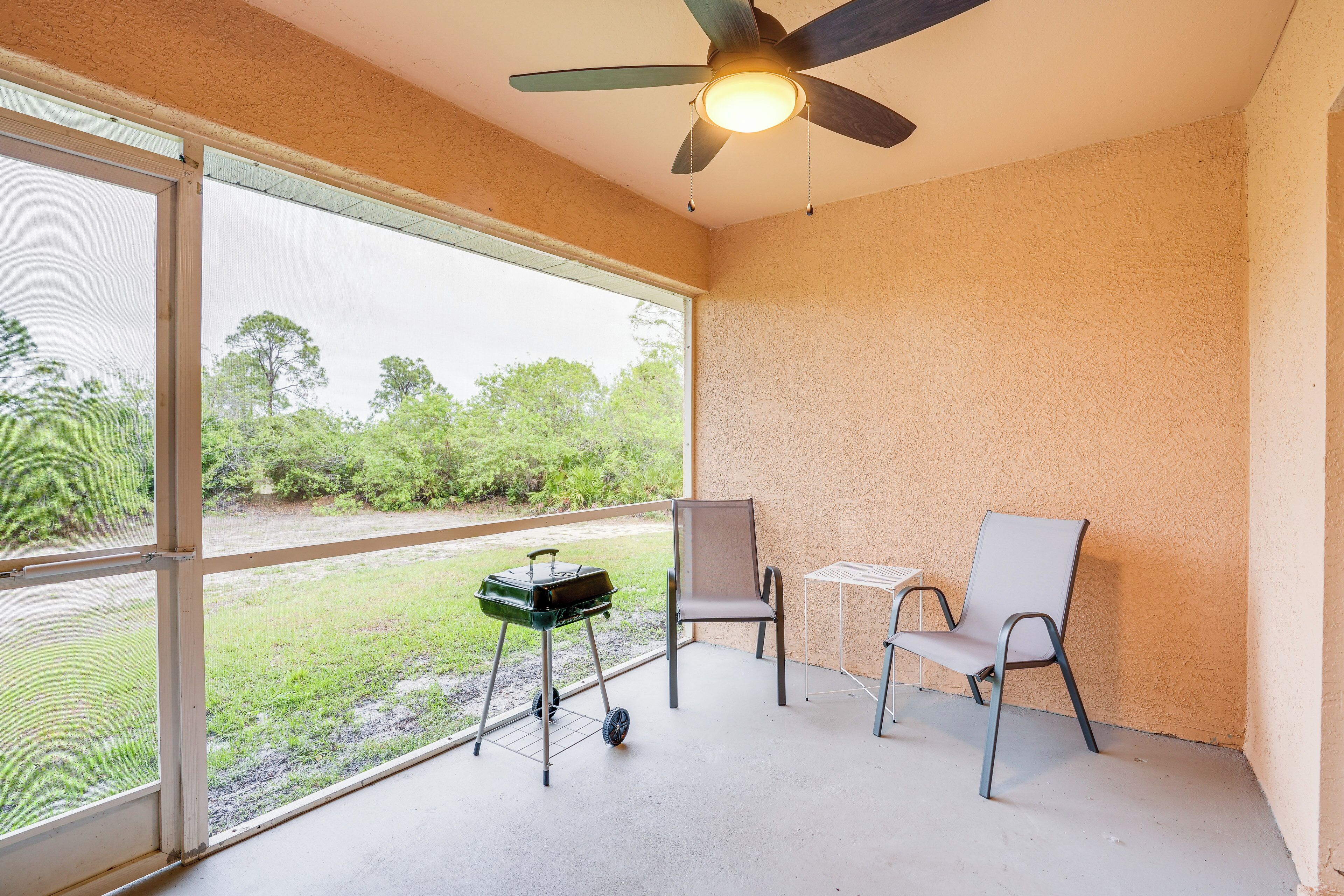 Apartment (2 Bedrooms) | Bahagian dalam