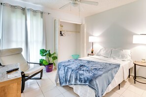 3 bedrooms, desk, laptop workspace, iron/ironing board