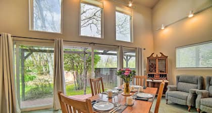 'hilltop Loft' Ukiah Vacation Rental!