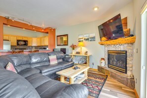 Apartment (2 Bedrooms) | Interior - Cozy Condo w/ Views, 3 Mi to Winter Park Resort! (Winter Park)