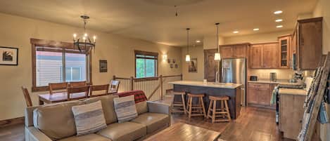 Apartment (3 Bedrooms) | Front of property