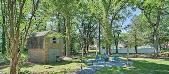 Coastal Edgewater Home w/ Private Hot Tub!