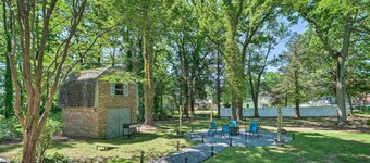Coastal Edgewater Home w/ Private Hot Tub!