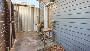 Unclassified image, 3 of 25, button - Central Fayetteville Townhome < 1 Mi to Uark! (Fayetteville)