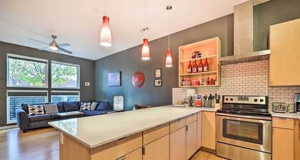 Central Fayetteville Townhome < 1 Mi to Uark!