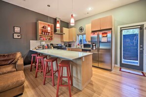 Apartment (2 Bedrooms) | Interior - Central Fayetteville Townhome < 1 Mi to Uark! (Fayetteville)