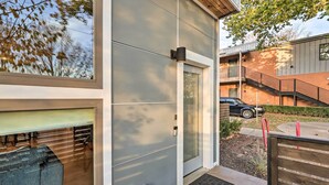 Unclassified image, 4 of 25, button - Central Fayetteville Townhome < 1 Mi to Uark! (Fayetteville)