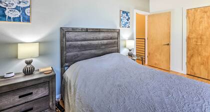 Central Fayetteville Townhome < 1 Mi to Uark!