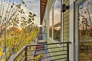 Apartment (2 Bedrooms) | Interior - Central Fayetteville Townhome < 1 Mi to Uark! (Fayetteville)