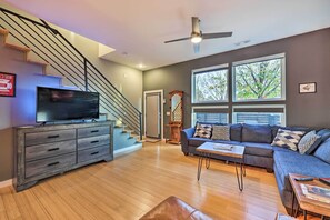 Apartment (2 Bedrooms) | Interior - Central Fayetteville Townhome < 1 Mi to Uark! (Fayetteville)