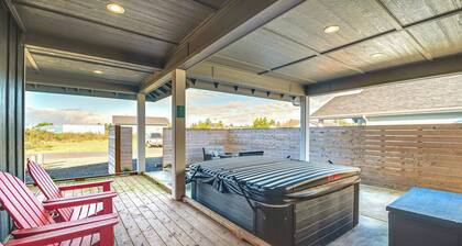 Ocean Shores Getaway w/ Fireplace & Hot Tub!