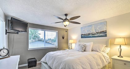 Spacious Tacoma Getaway: 2 Mi to Old Town!