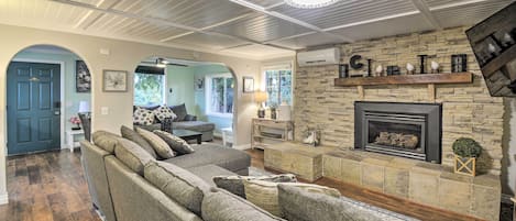 House (6 Bedrooms) | Interior