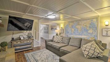 House (6 Bedrooms) | Interior