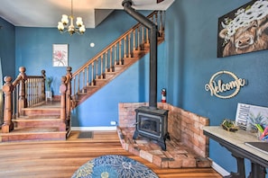 Interior - Historic Old Colorado City Home w/ Backyard! (Colorado Springs)