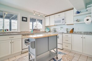 House (5 Bedrooms) | Interior - Bayfront Wareham Retreat w/ Private Beach! (Wareham)