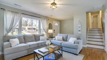 House (4 Bedrooms) | Interior