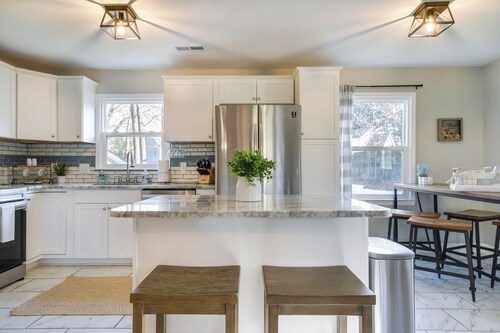 Sunny Family Home, 3 Mi to High Point Market!