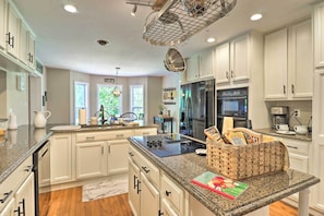 House (4 Bedrooms) | Interior - Creekside Brevard Home < 1 Mi to Downtown! (Brevard)