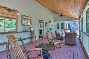 Interior - Creekside Brevard Home < 1 Mi to Downtown! (Brevard)