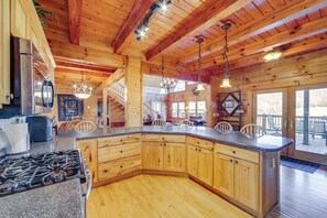 House (4 Bedrooms) | Interior