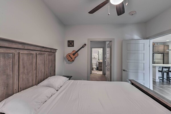 Modern Nashville Condo: 7 Mi To Downtown! - SoundWaves at Gaylord Opryland, Nashville