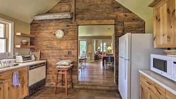 Microwave, oven, kompor, dan mesin pencuci piring