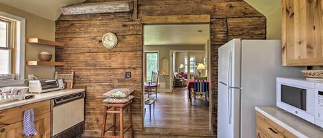 Mikroaaltouuni, uuni, liesi, astianpesukone