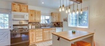 7 Mi to Lake Tahoe: Wooded Home w/ Foosball Table