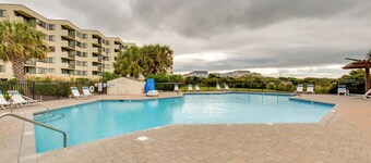 Sands Villa Resort Oceanfront Condo With Pools!