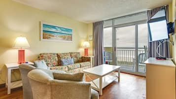 Apartment (3 Bedrooms) | Front of property