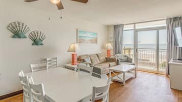 Apartment (3 Bedrooms) | Front of property