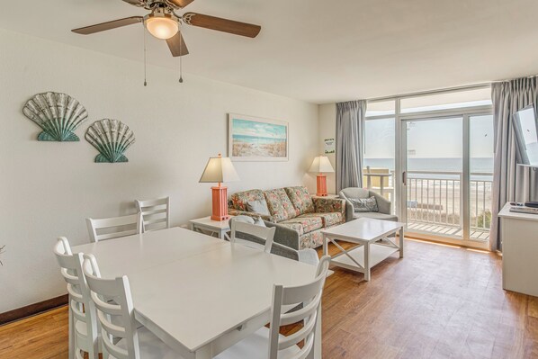 Apartment (3 Bedrooms) | Front of property
