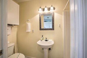 Apartment (1 Bedroom) | Interior - St Augustine Condo w/ Pool Access, Walk to Beach! (St. Augustine)