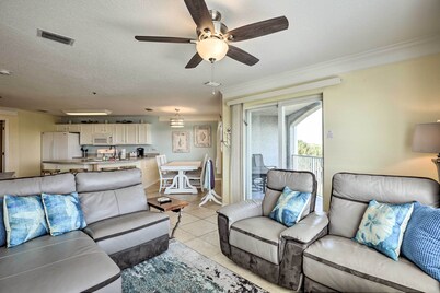 St Augustine Condo w/ Pool Access, Walk to Beach!