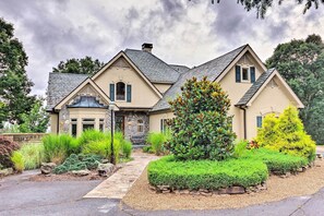 House (4 Bedrooms) | Interior - Spacious Elk Mountain Sanctuary w/ Deck & Views! (Asheville)