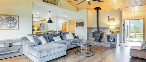 House (3 Bedrooms) | Interior