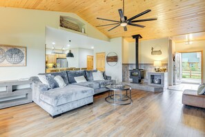 Interior - Modern Pagosa Springs Home w/ Deck on Village Lake (Pagosa Springs)