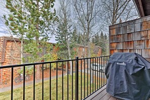 Apartment (3 Bedrooms) | Interior - Quiet South Lake Tahoe Condo ~ 1 Mi to Keys Beach! (South Lake Tahoe)