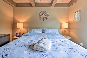 Apartment (3 Bedrooms) | Interior - Quiet South Lake Tahoe Condo ~ 1 Mi to Keys Beach! (South Lake Tahoe)