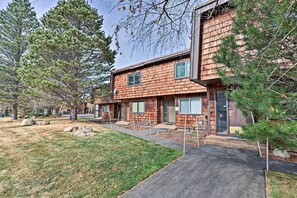 Apartment (3 Bedrooms) | Interior - Quiet South Lake Tahoe Condo ~ 1 Mi to Keys Beach! (South Lake Tahoe)