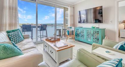 Okaloosa Island Escape: Bayfront Condo Near Beach