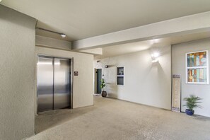 Apartment (2 Bedrooms) | Interior - Okaloosa Island Escape: Bayfront Condo Near Beach (Fort Walton Beach)