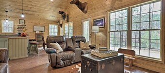Peaceful Family Cabin on 10 Acres w/ Game Room!