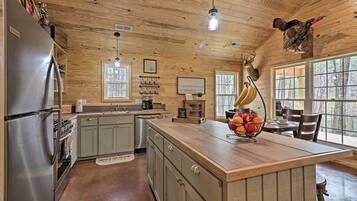 House (2 Bedrooms) | Interior