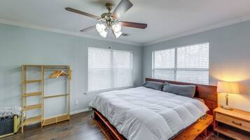 House (4 Bedrooms) | 4 bedrooms, iron/ironing board, bed sheets