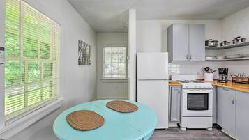 Apartment (0 Bedroom) | Interior