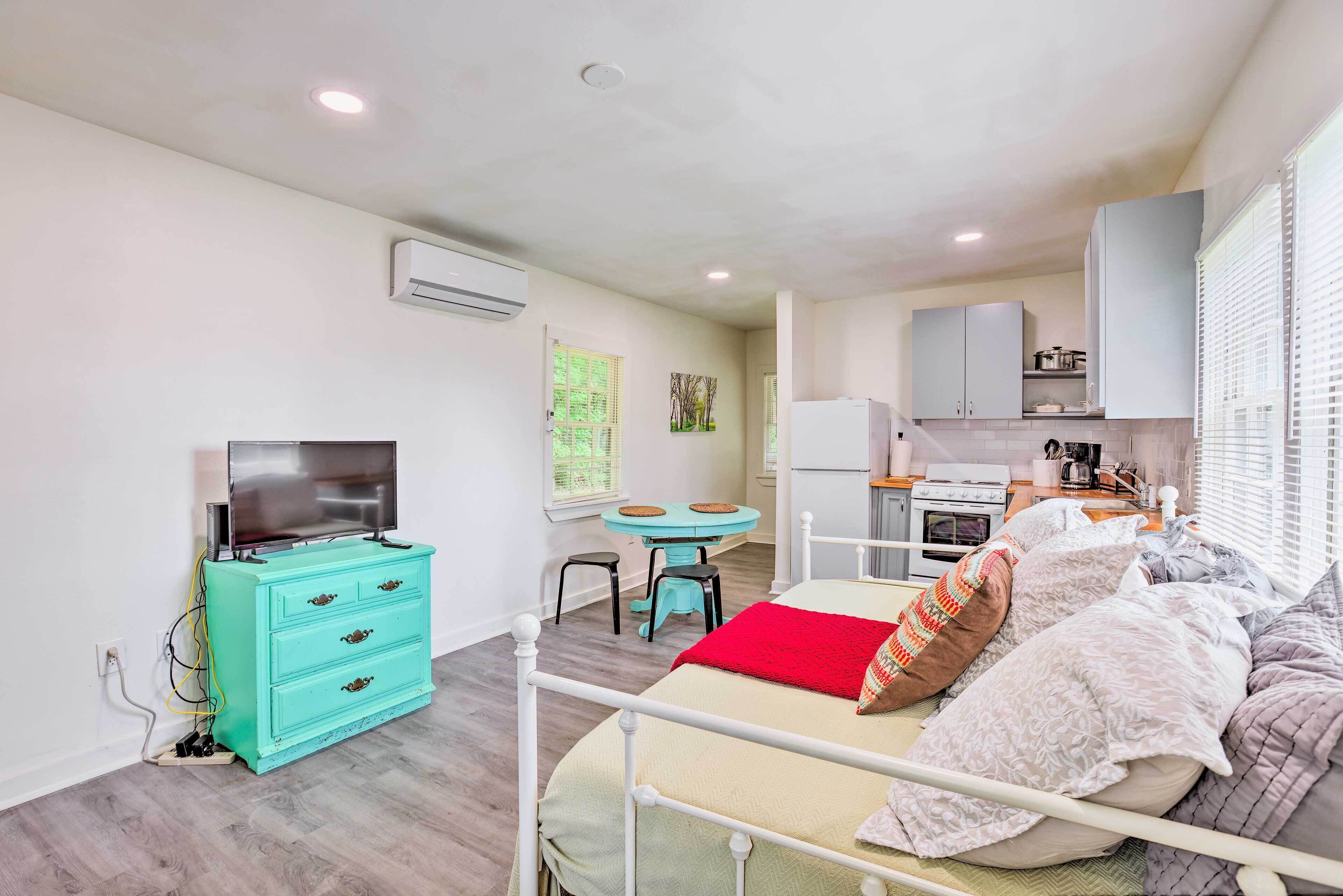 Apartment (0 Bedroom) | Interior